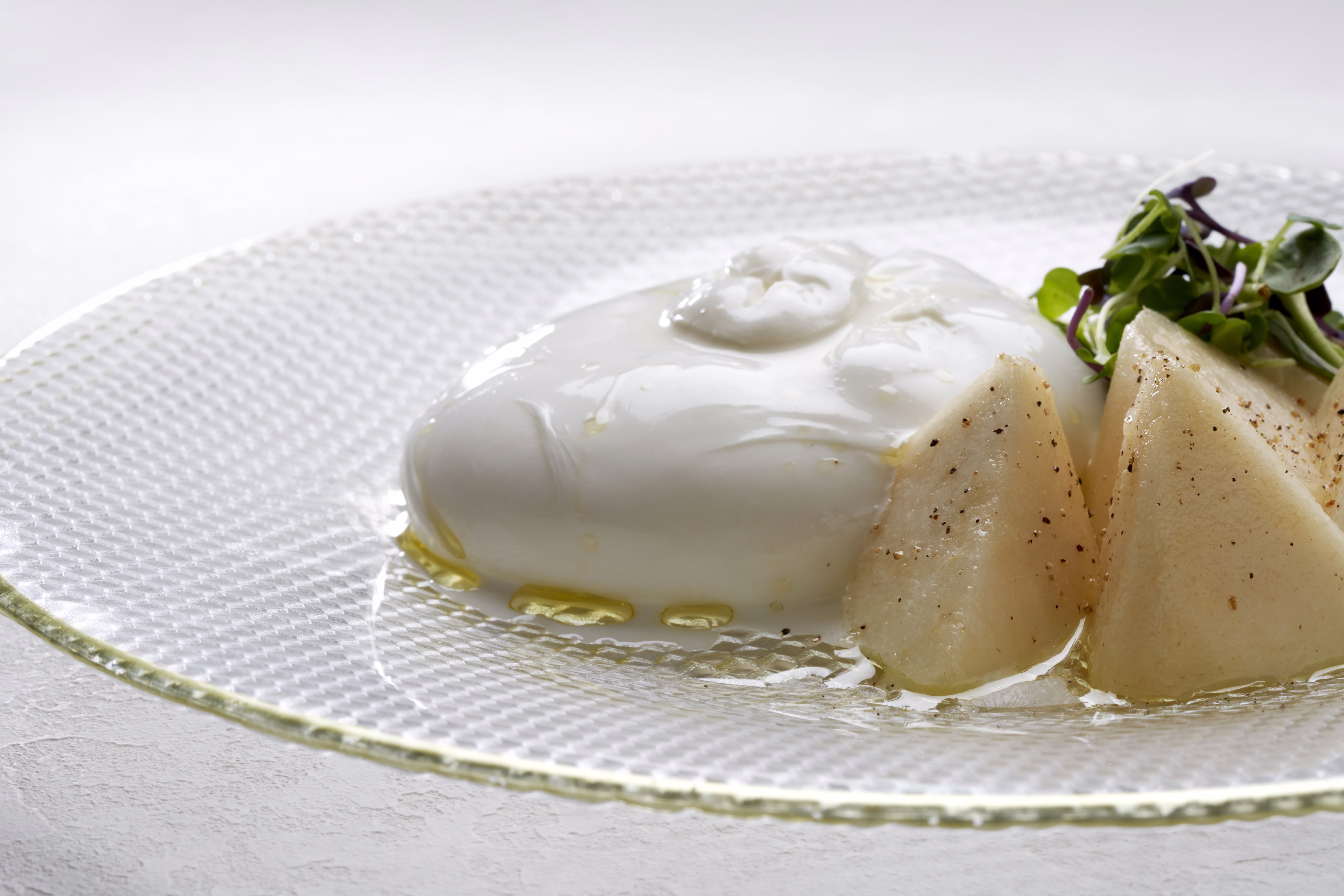 ブラッターチーズと季節のフルーツ